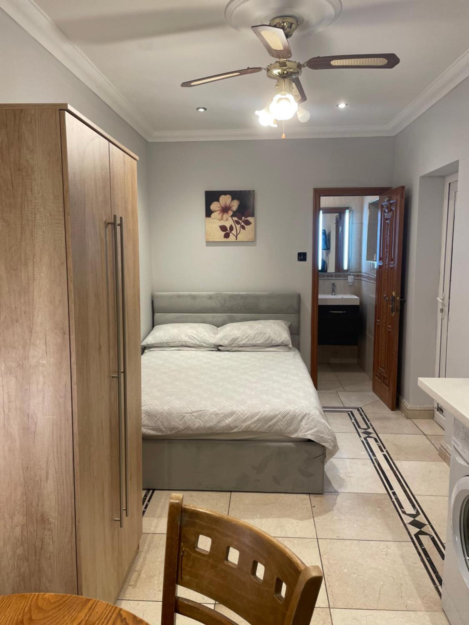 North London Studio Apartment Luaran gambar